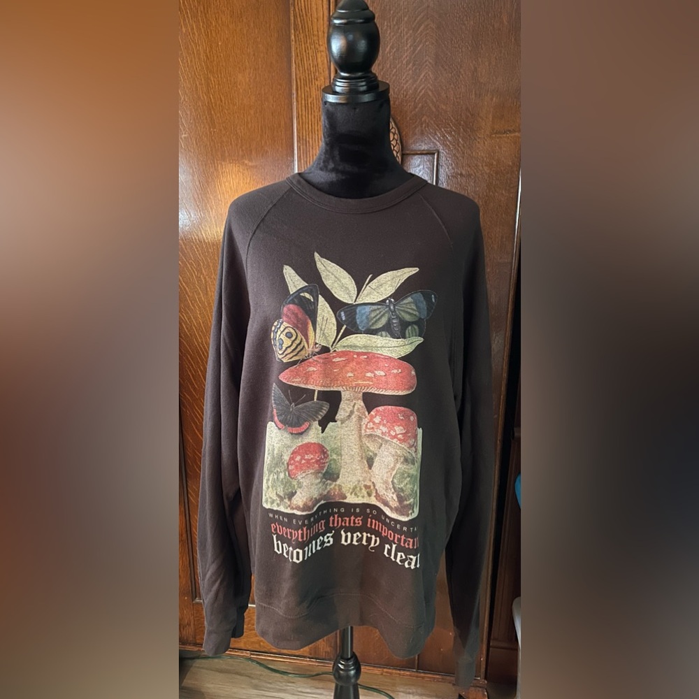Mushroom & Butterfly crewneck sweatshirt… 🍄‍🟫🦋🍄